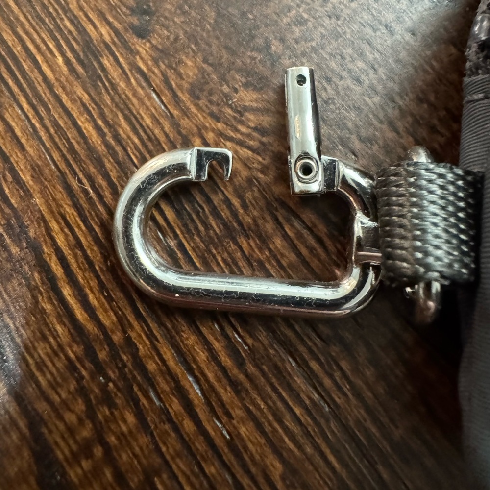 Lululemon athletica Gray Coin Keychain Pouch with Logo - Picture 4 of 15